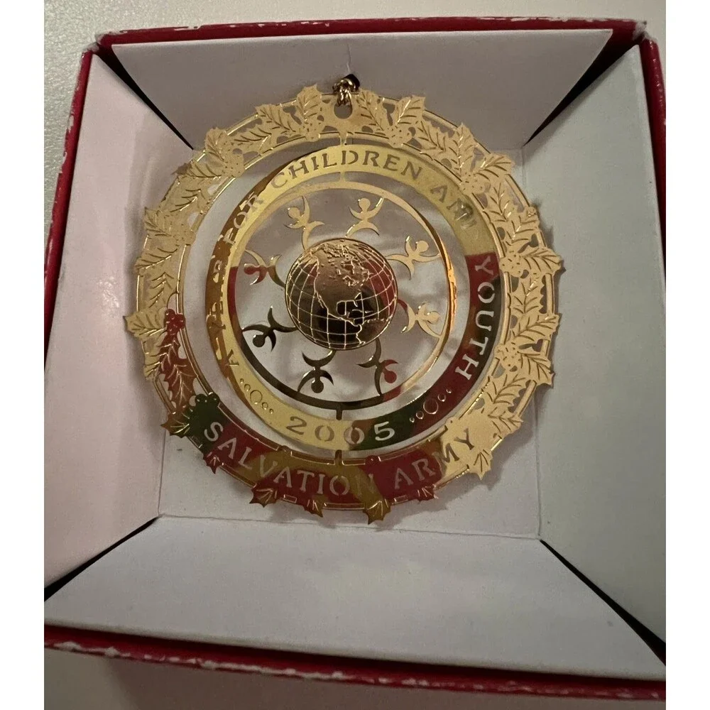 Two Nations Treasures Salvation Army Christmas 2005 solid brass ornament box